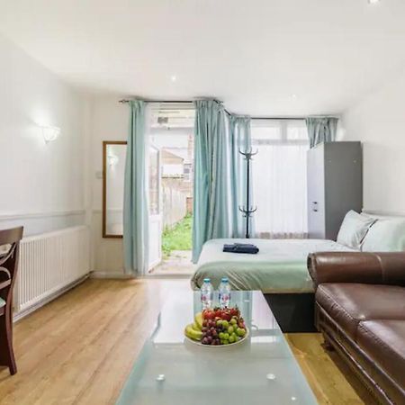 Eltar Hostle Hotel London Bagian luar foto